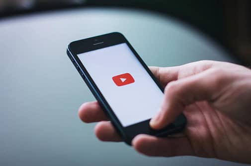 video arrow on a cell phone
